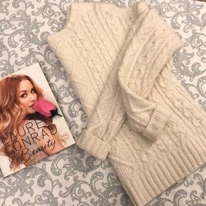 American Eagles outfitters pullover sweater